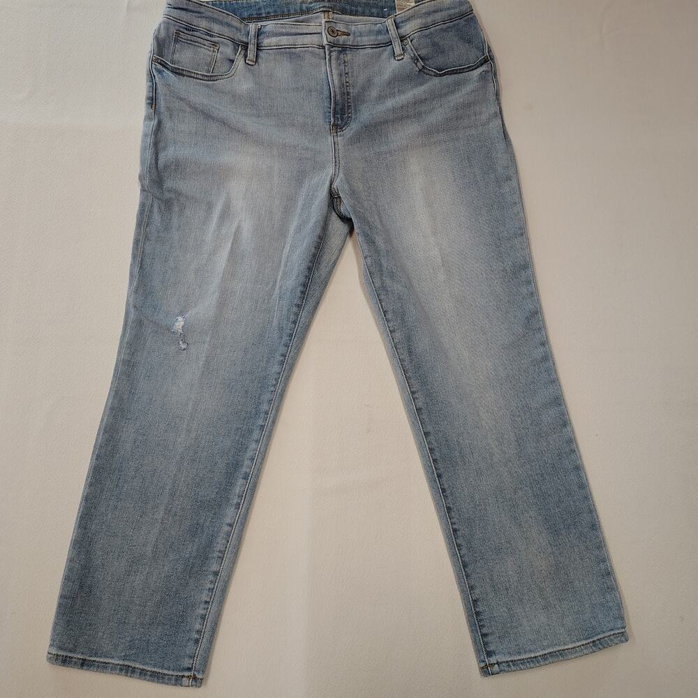 Chico’s So Slimming Women’s Size 16 Light Wash Straight Leg Jeans